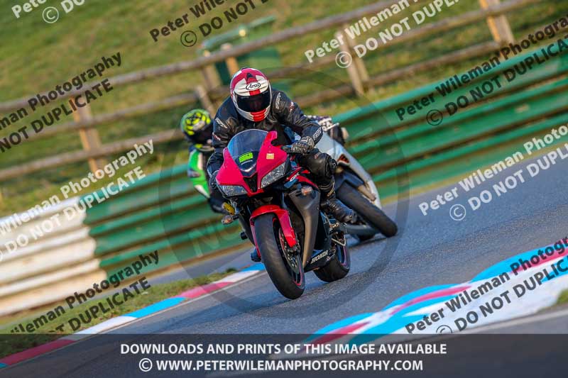 PJM Wedding Photography;enduro digital images;event digital images;eventdigitalimages;mallory park;mallory park photographs;mallory park trackday;mallory park trackday photographs;no limits trackdays;peter wileman photography;racing digital images;trackday digital images;trackday photos